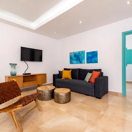 Dona Beach Περίσσα