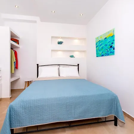 Dona Beach Perissa (Santorini)